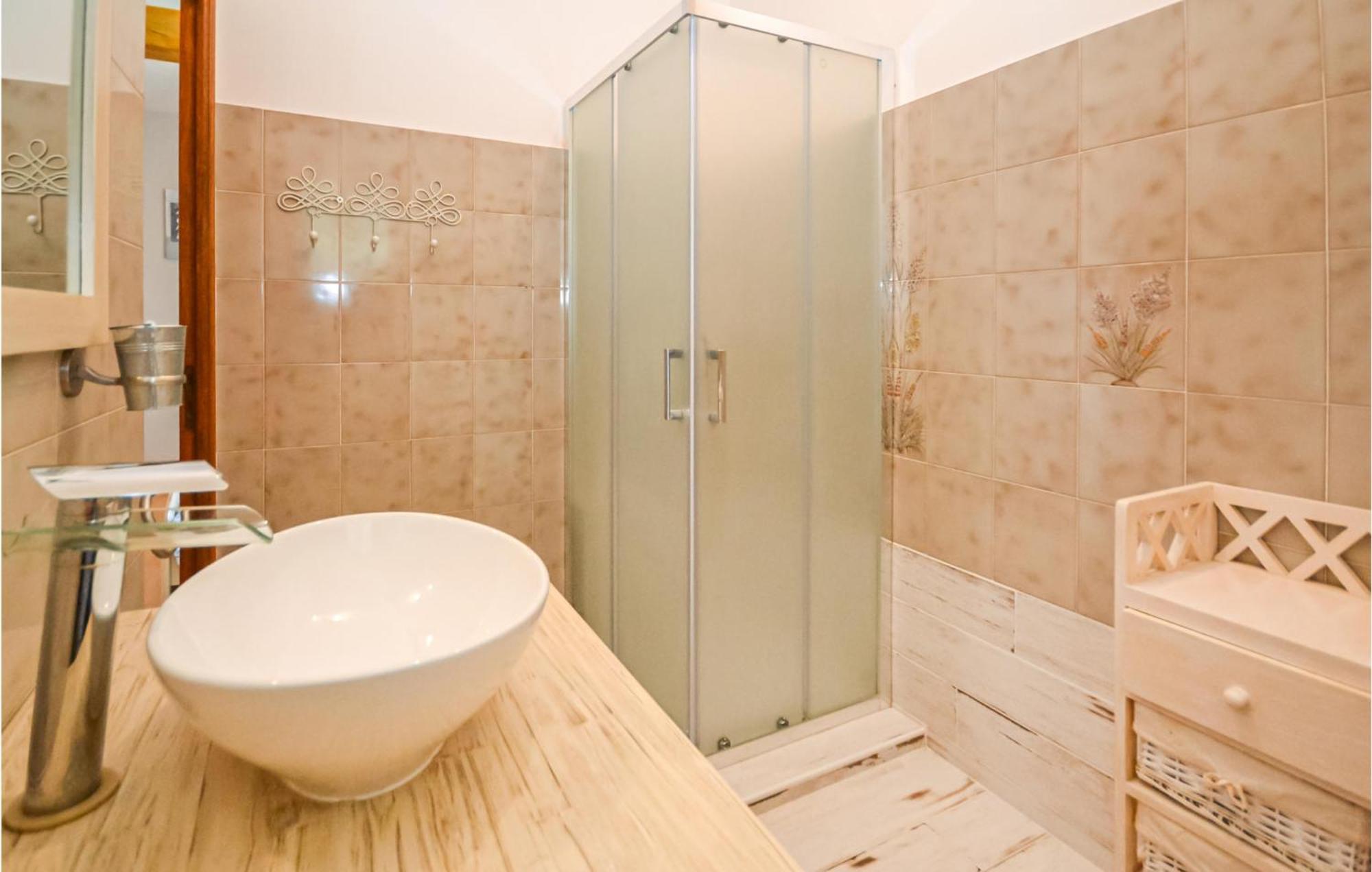 1 Bedroom Pet Friendly Home In Entrechaux الغرفة الصورة