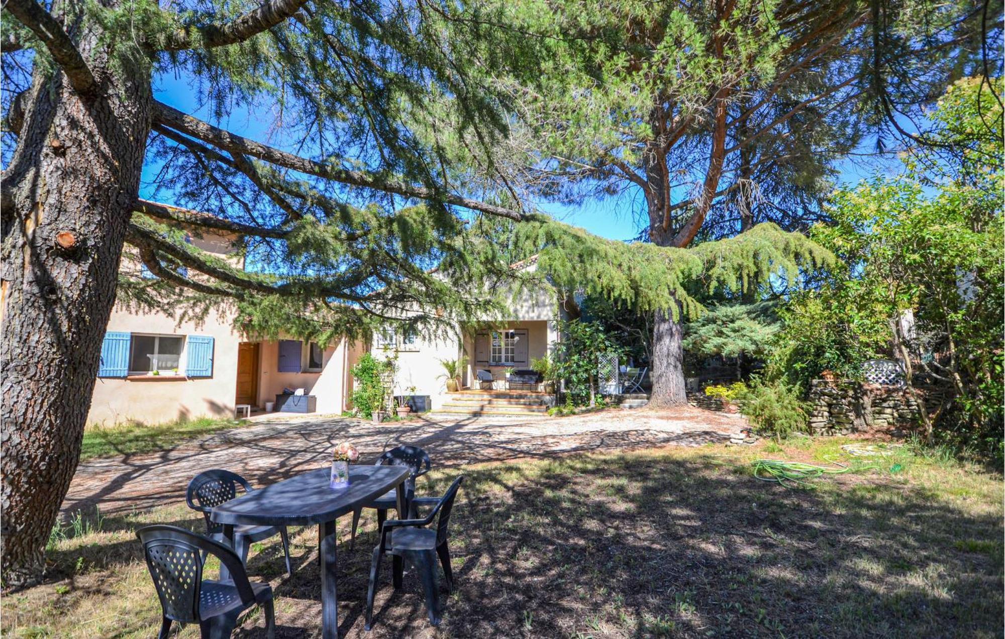 1 Bedroom Pet Friendly Home In Entrechaux الغرفة الصورة